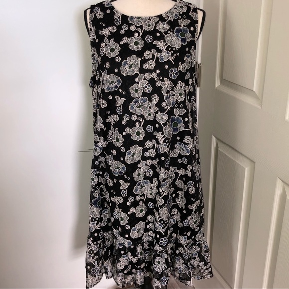Suzanne Betro Dresses & Skirts - NWT! Suzanne Betro embroidered sleeveless dress XL